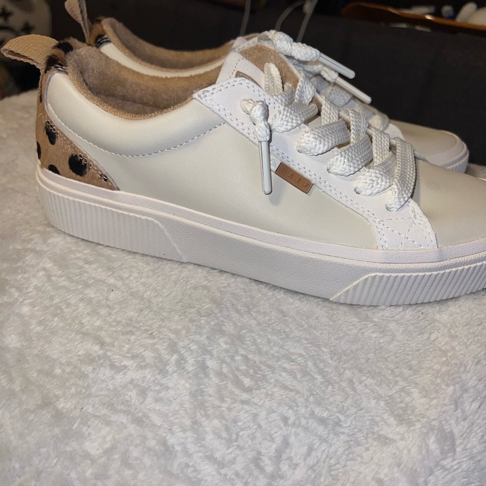 Reef lay day dawn sneakers white with cheetah print woman’s size 8 - Picture 2 of 8
